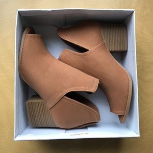 Cupid Core Peep Toe Bootie Brown Cognac Size 9 NEW